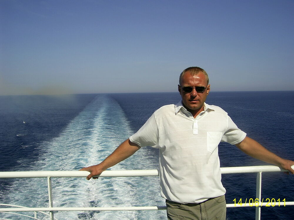  6189064  Dmitry, 54 ,    