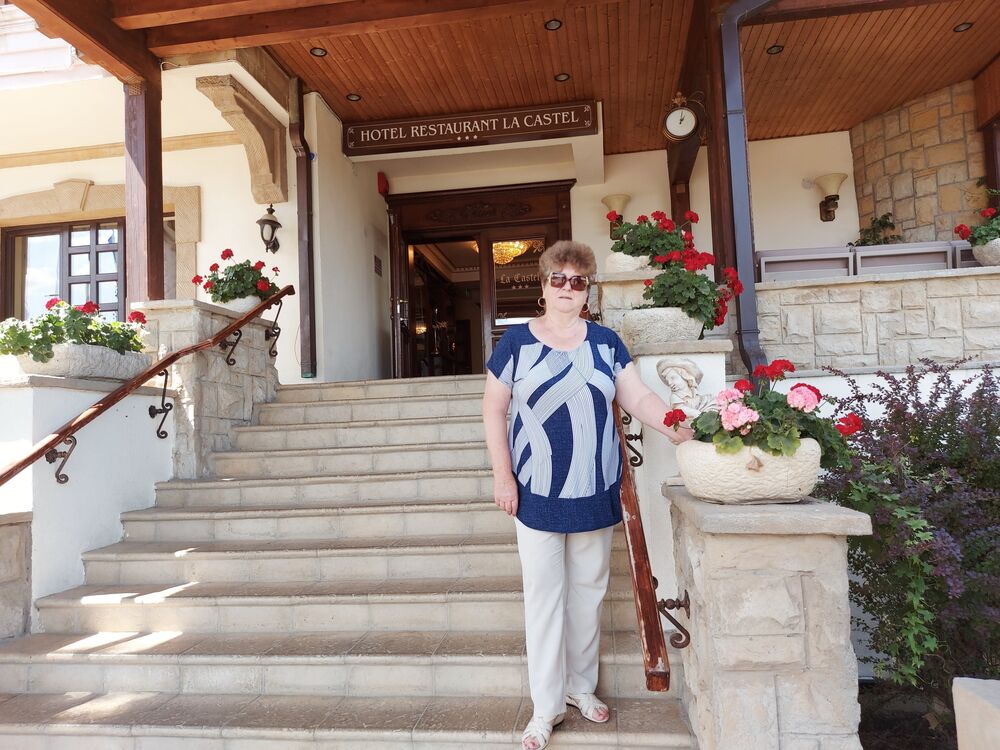  ,   Liudmila, 67 ,   c 