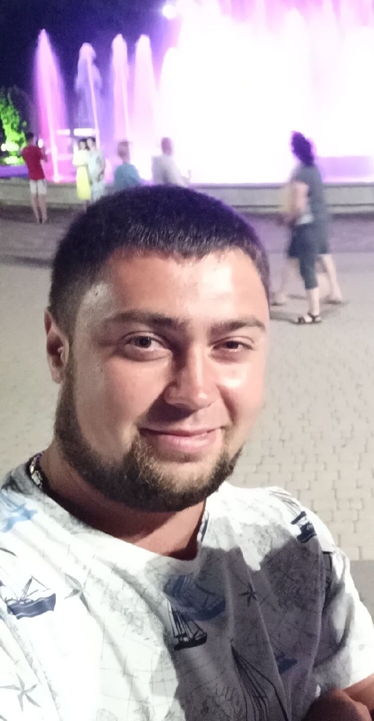  45209694  Leonid, 34 ,    