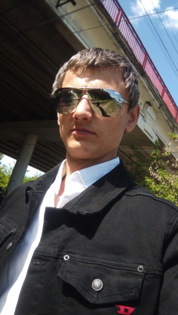  34636674  Stanislav, 32 ,    