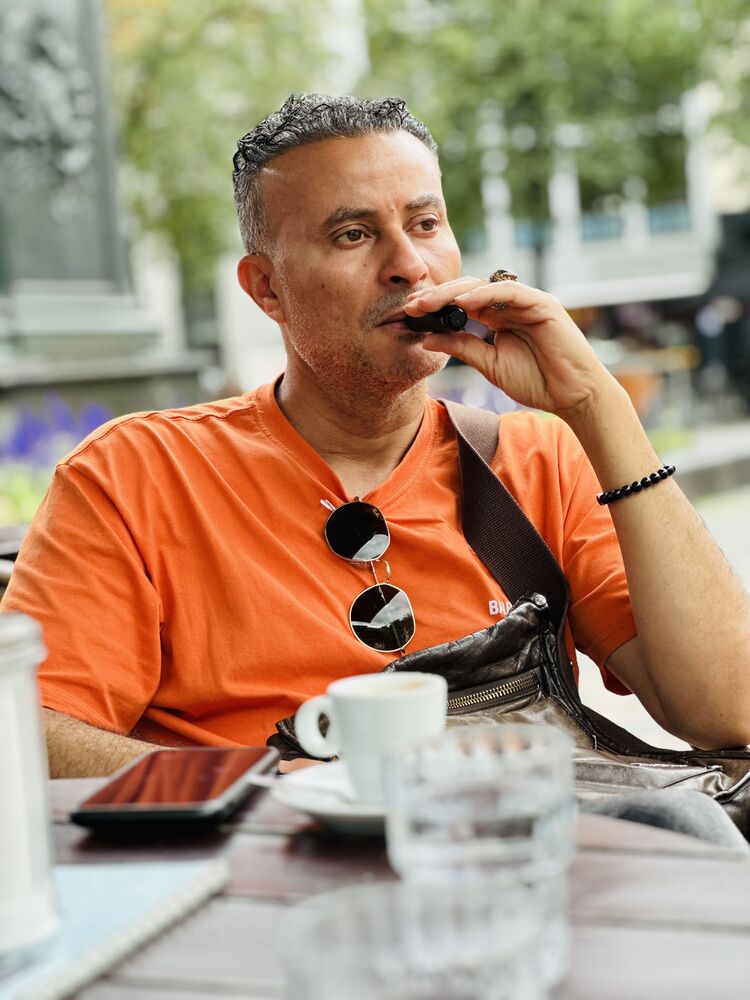  38309884  Ahmad, 47 ,    Rheinbreitbach