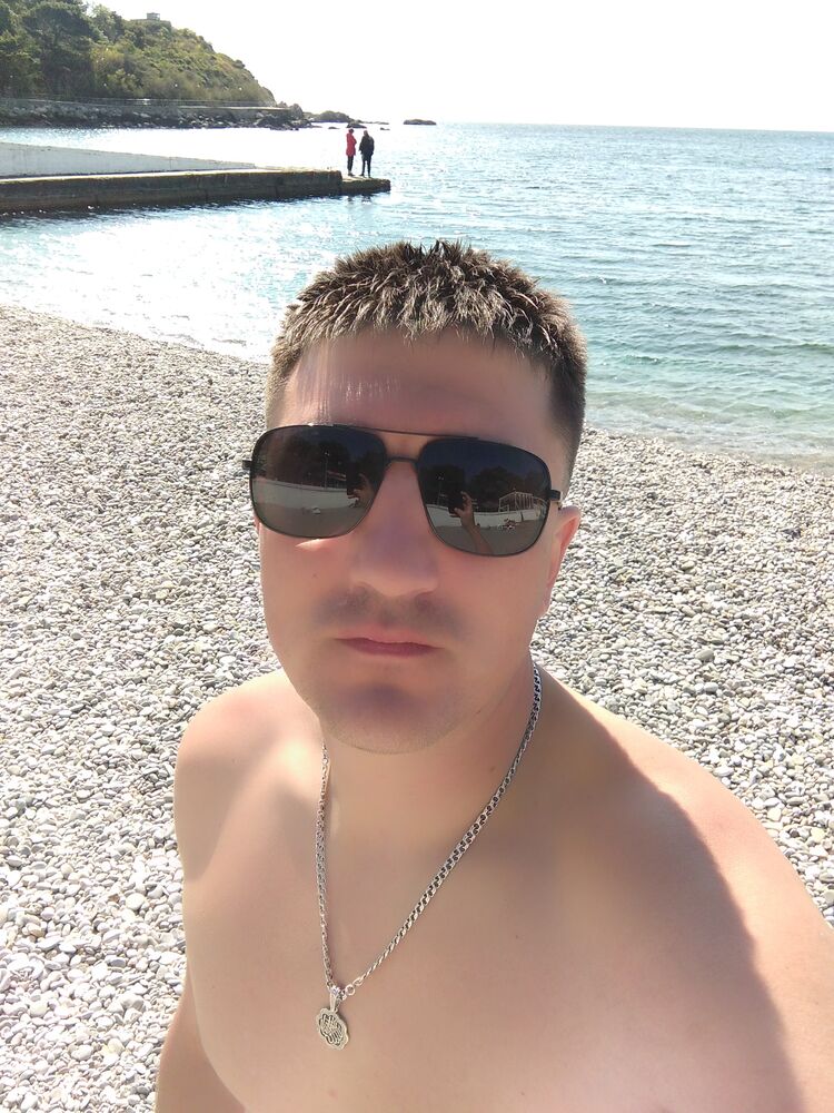  ,   Marat, 37 ,   ,   