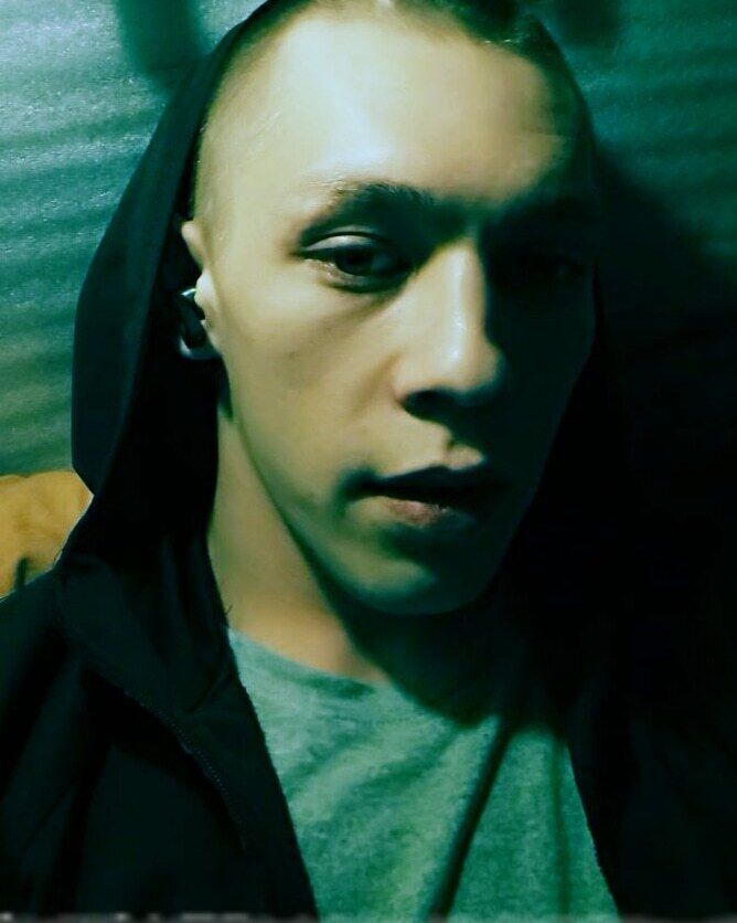  ,   Andriy, 25 ,   c 