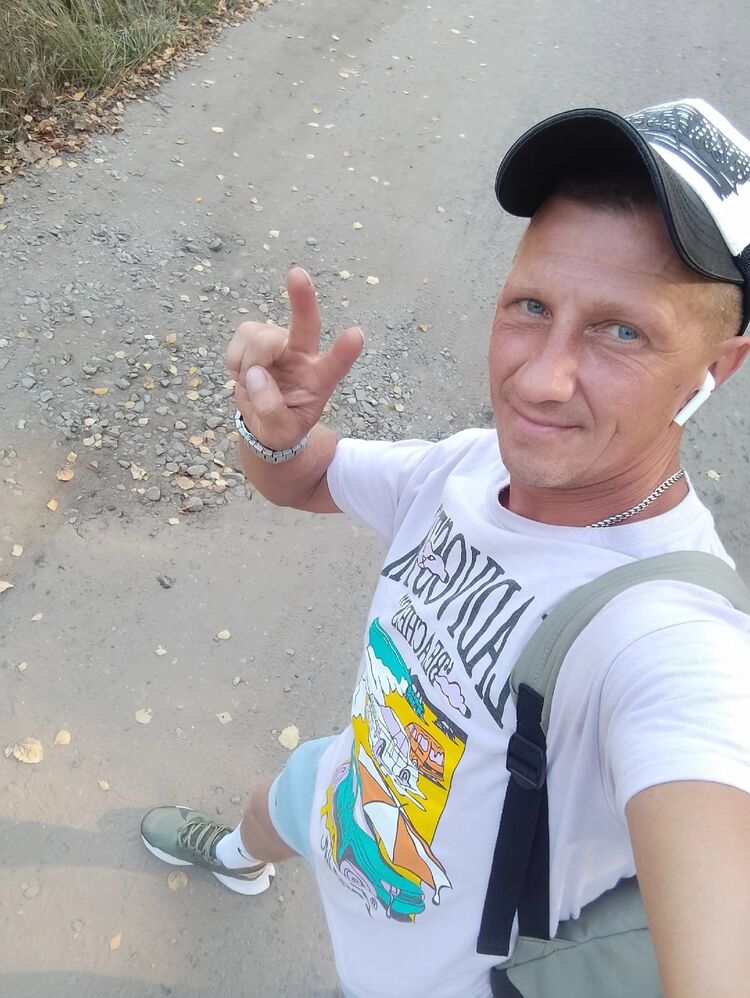  53305404  Andrey, 43 ,    