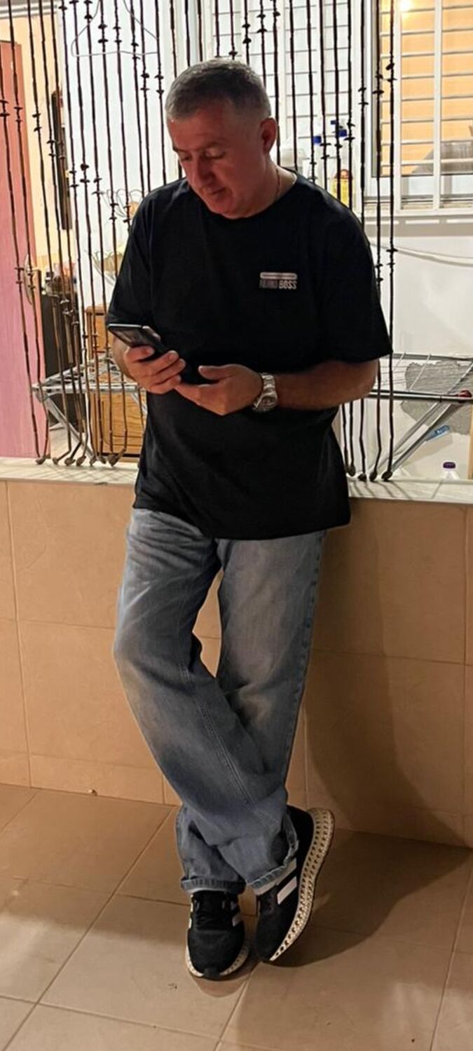  47460484  Ramaz, 51 ,    Holon