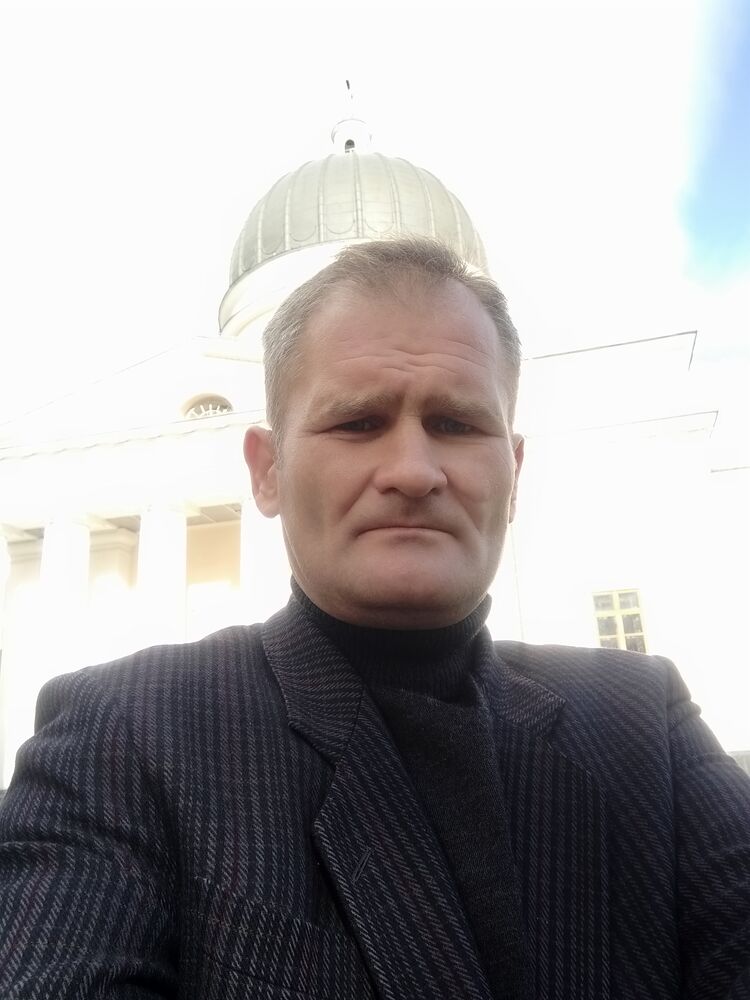  ,   Dorin, 49 ,   ,   