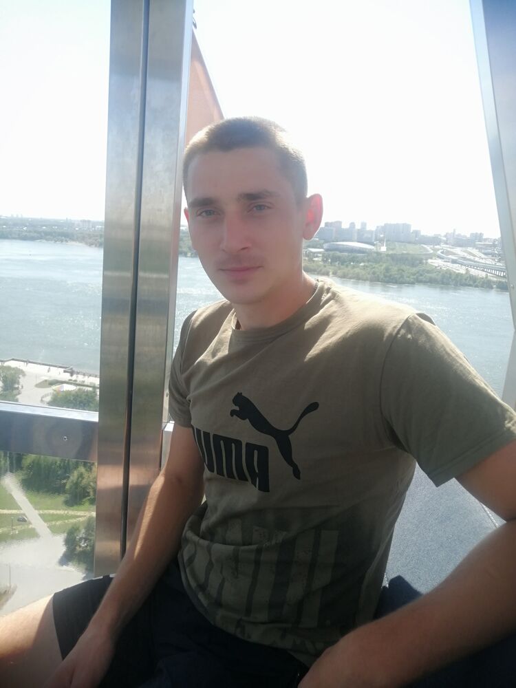  36647244  Anton, 29 ,    