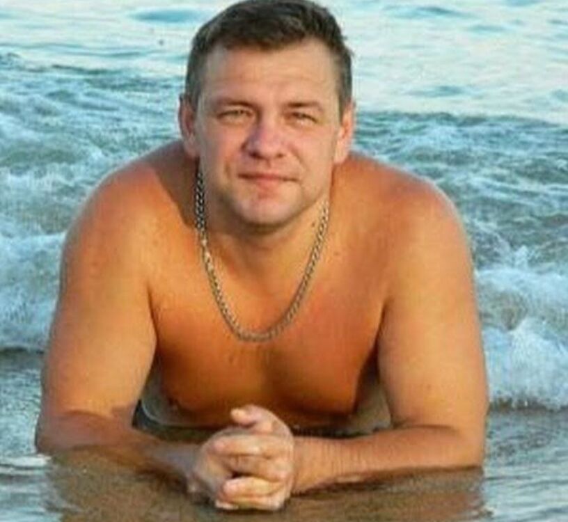 Знакомства с мужчинами без регистрации по россии. Мужчина 46 лет. Фото мужчины 45 лет.