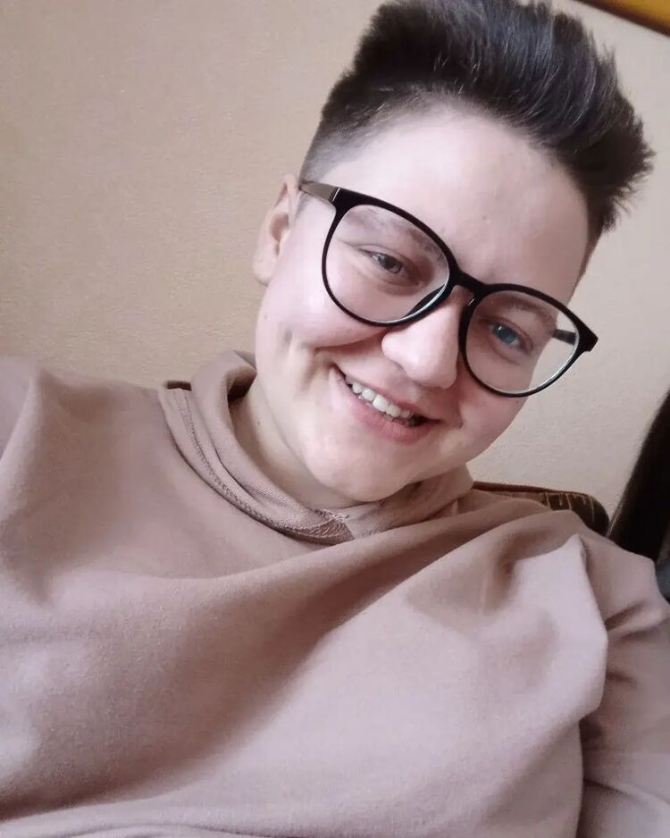  33988604  , 24 ,    