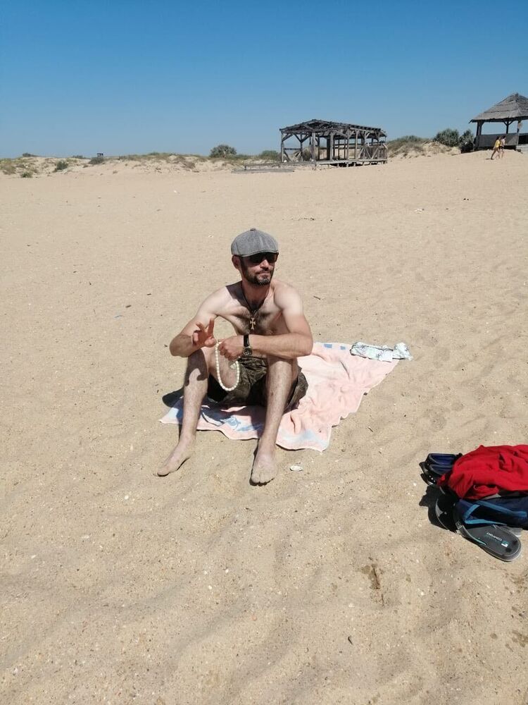  36616744  Vahik, 42 ,    