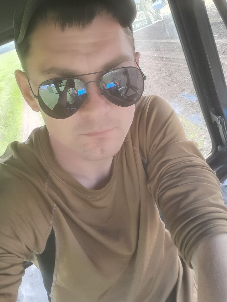  ,   Stepan, 25 ,   ,   
