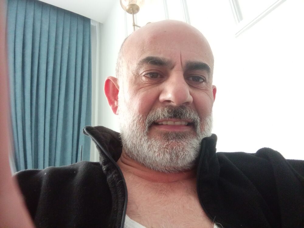  54284824  Tugrul, 54 ,    