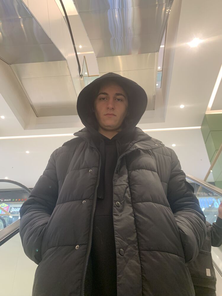  40670524  Luka, 24 ,    Saint John's