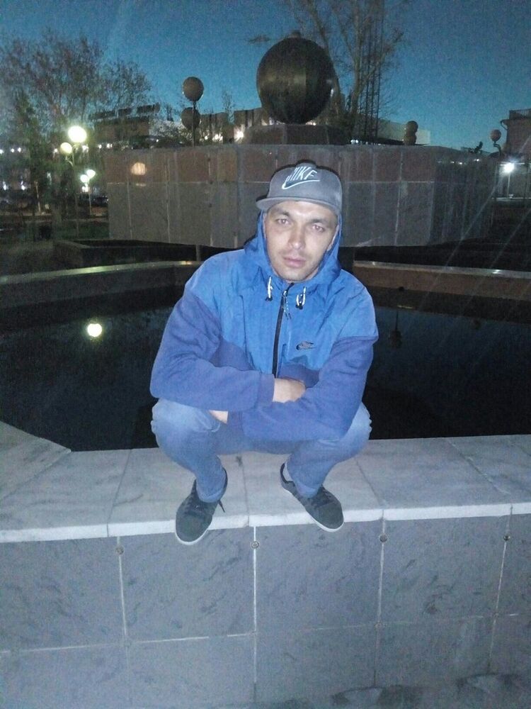  18594454  Ivan, 40 ,    
