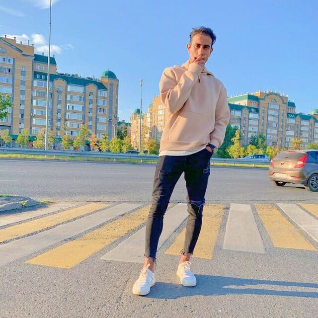  43143944  Ziad, 25 ,    