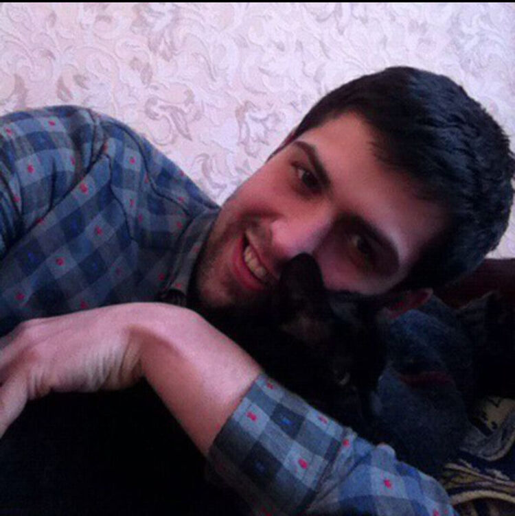  22408294  Shamil, 32 ,    