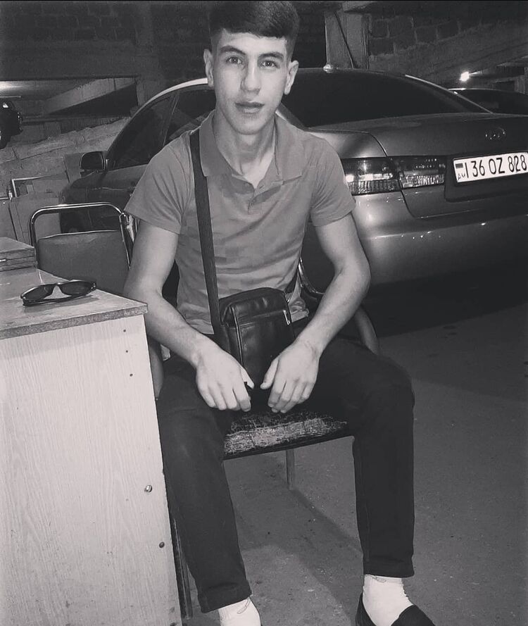  25683494  David, 25 ,    