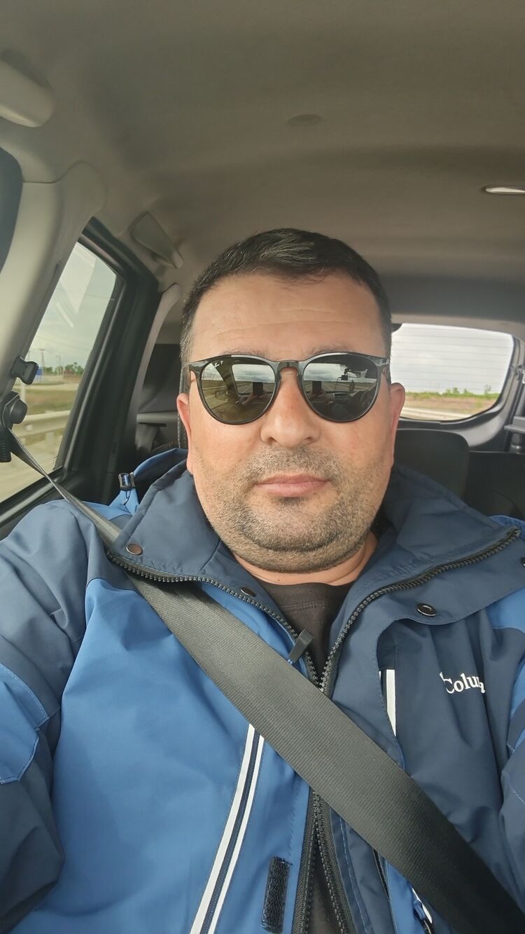  37427894  Selim, 44 ,    