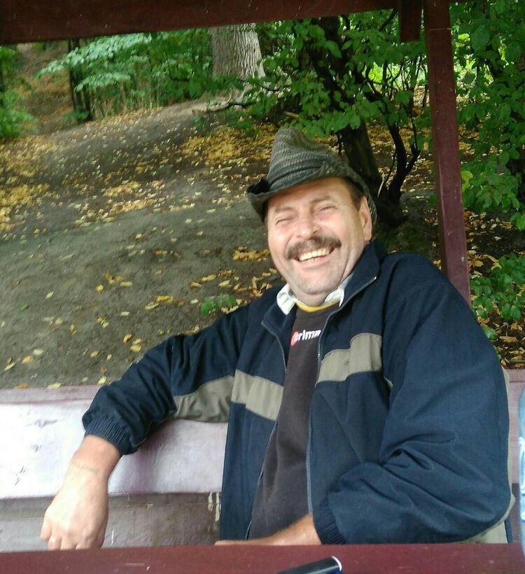  11787194  Viktor, 60 ,    