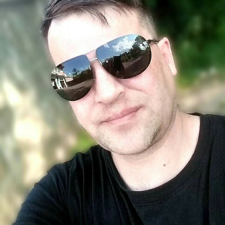  ,   Denis, 40 ,     , c 