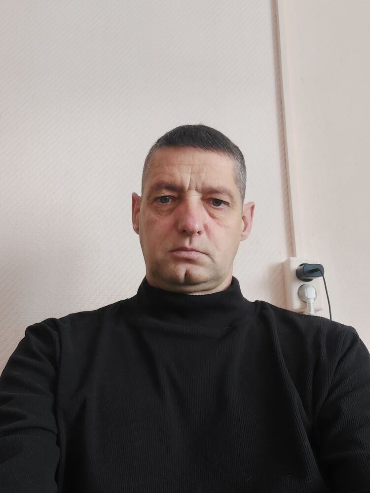  40052584  Denis, 50 ,    