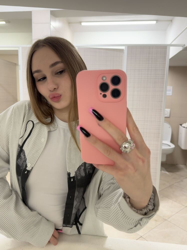  ,   Rita, 19 ,     , c 