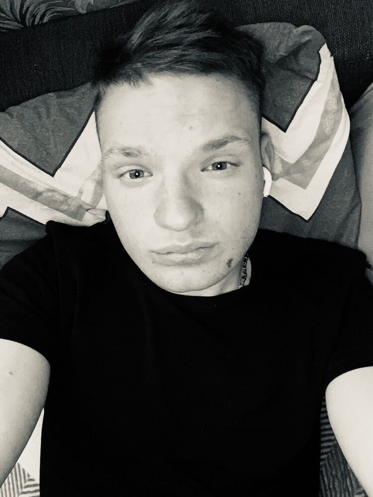  45732254  Daniil, 21 ,    