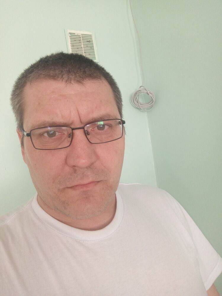  43919264  Alexander, 41 ,    