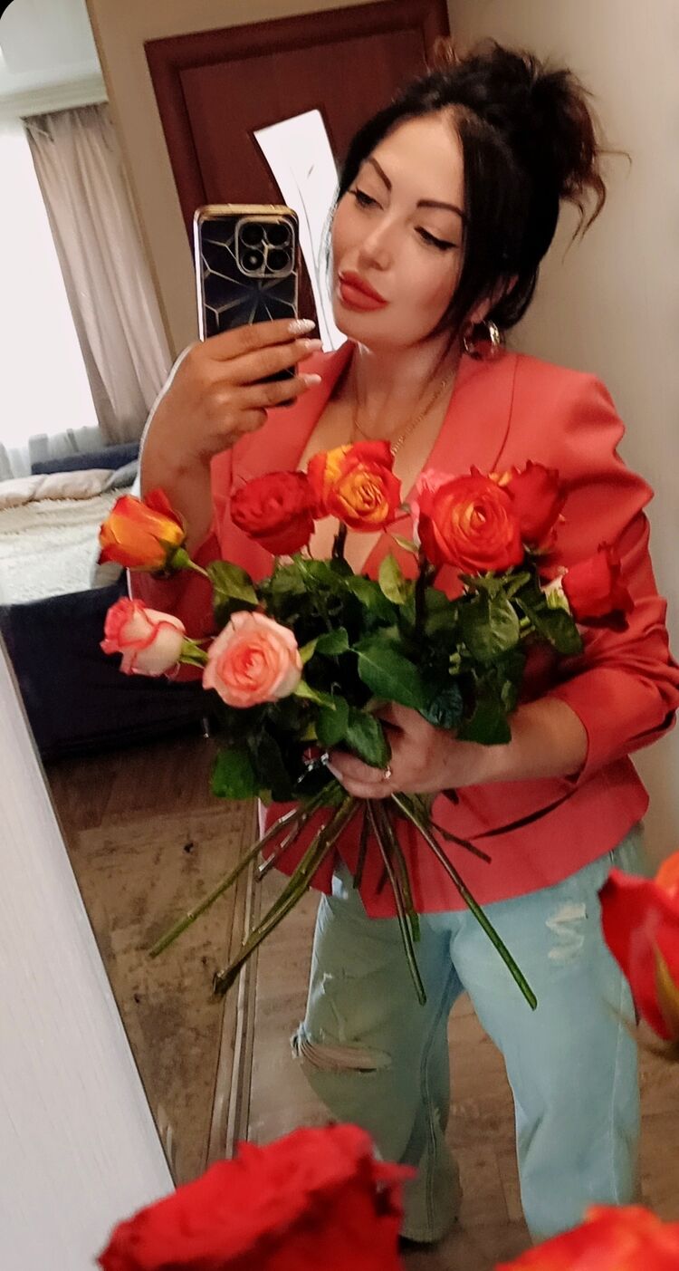  53412004  Alena, 41 ,    