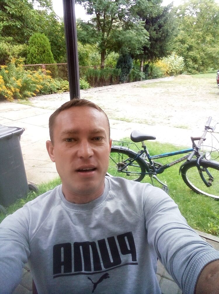  ,   Victor, 41 ,   ,   