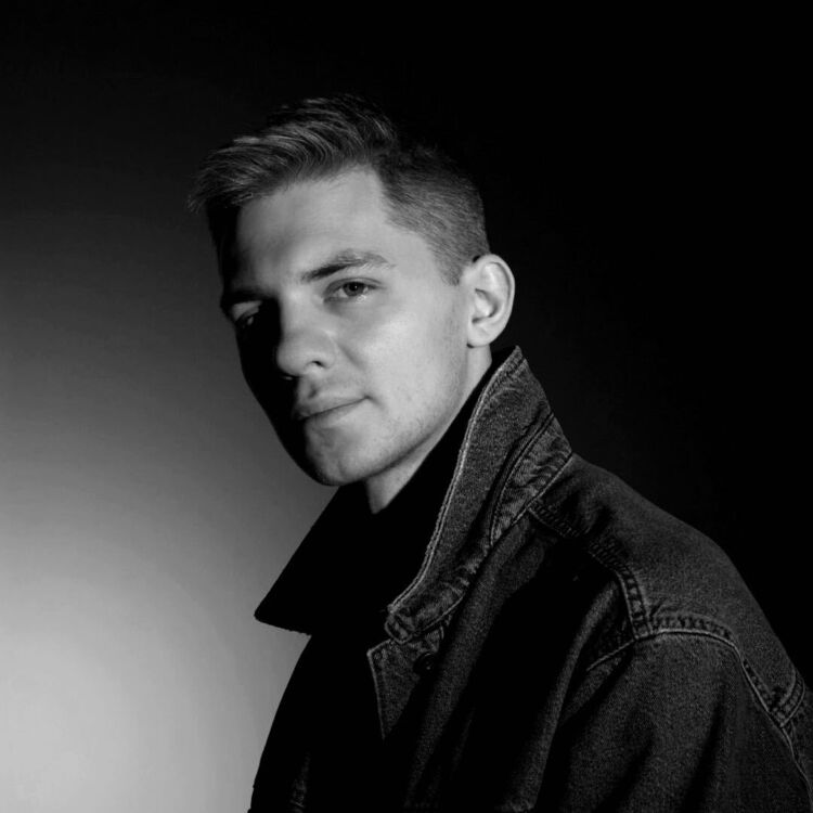  33499044  , 30 ,    -