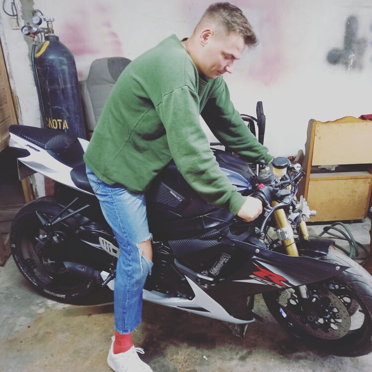  ,   Phill, 24 ,   ,   