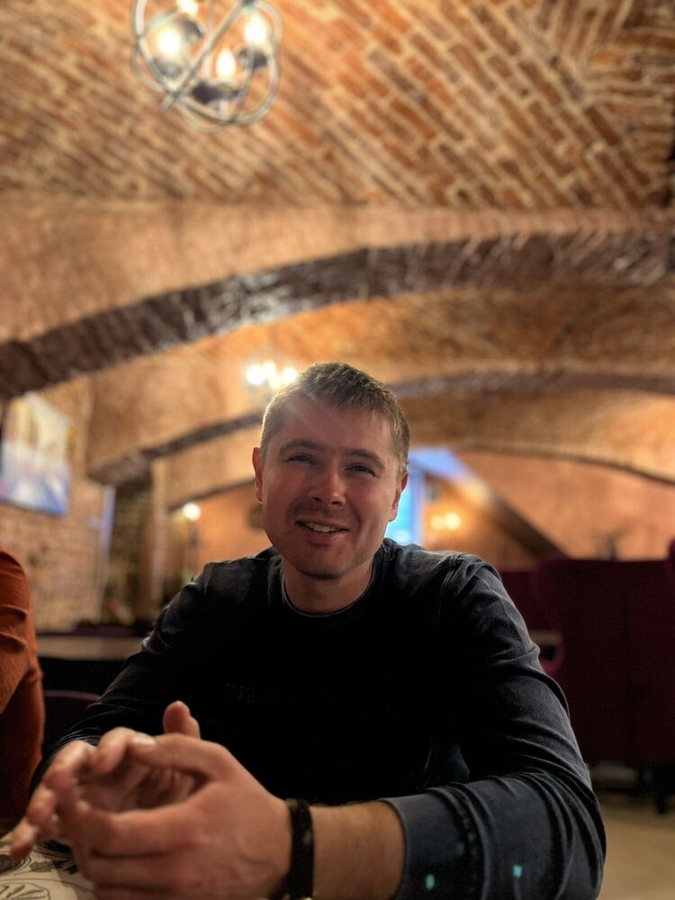  45120434  Pavel, 32 ,    