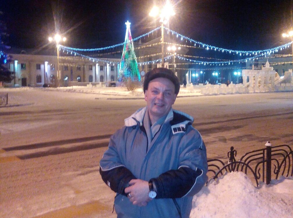  11090144  Nik, 47 ,    