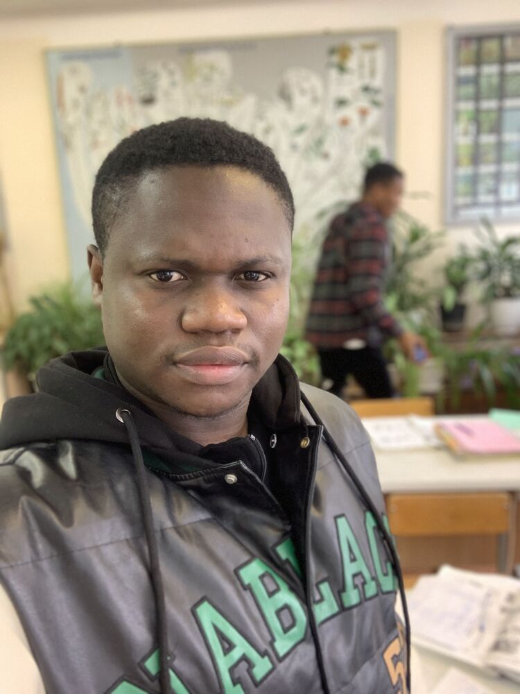  26081564  Clinton, 33 ,    