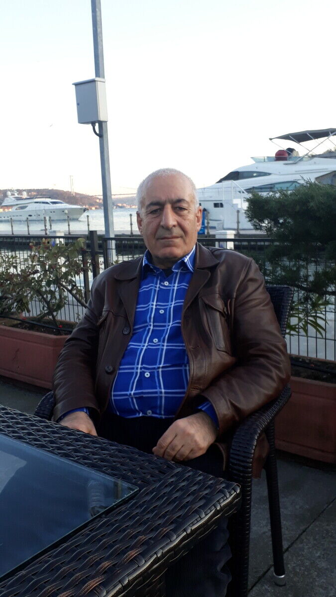  21314324  Huseyin, 58 ,    