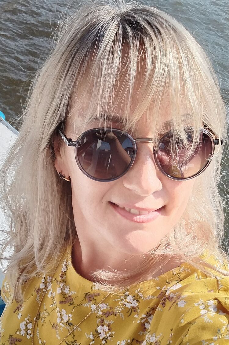  53453854  Elena, 47 ,    