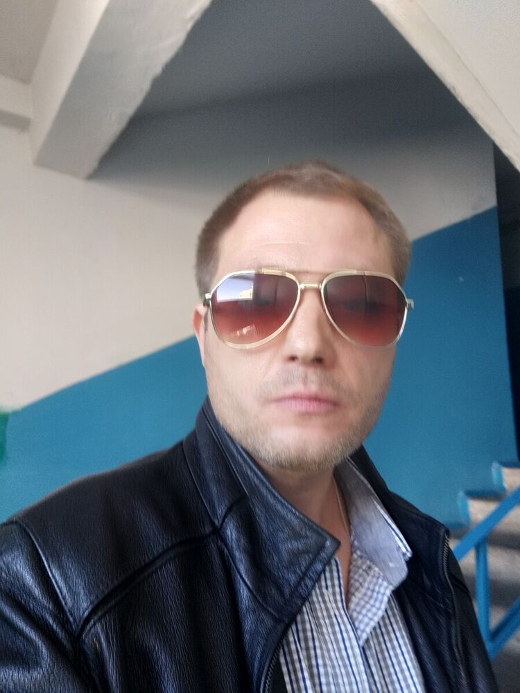  21324544  Taras, 42 ,    