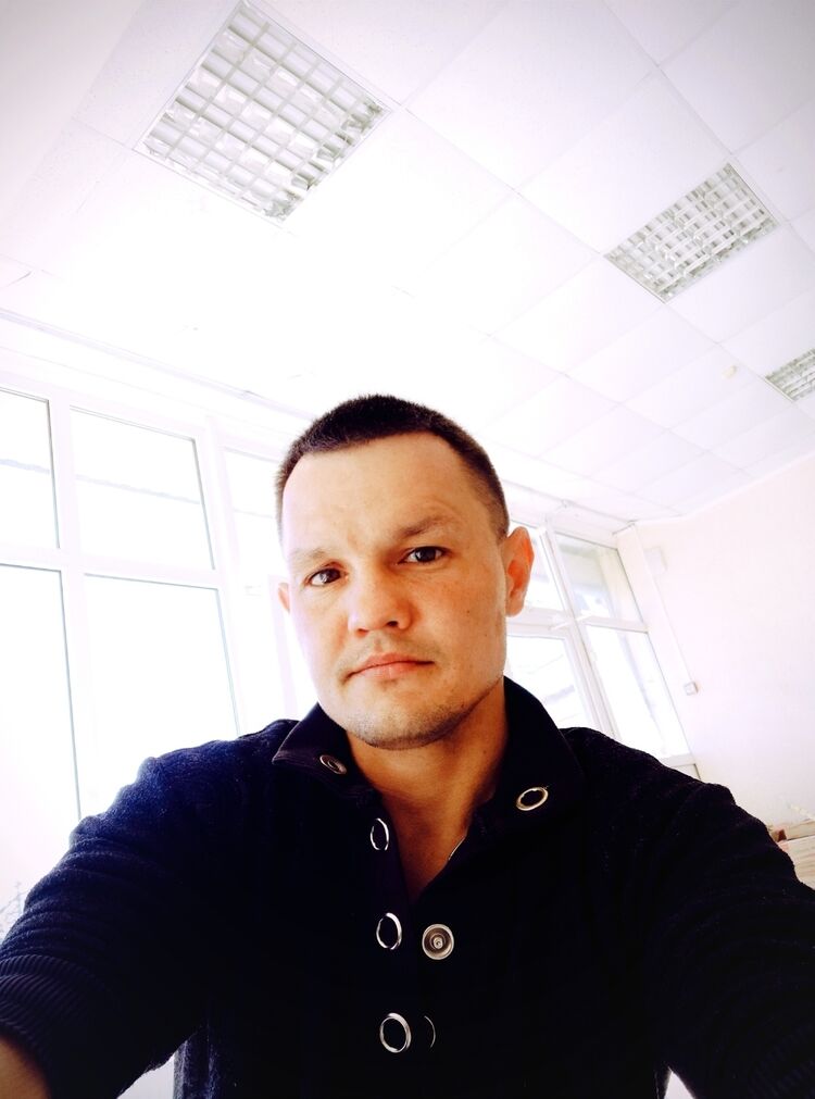  50886324  Denis, 33 ,    