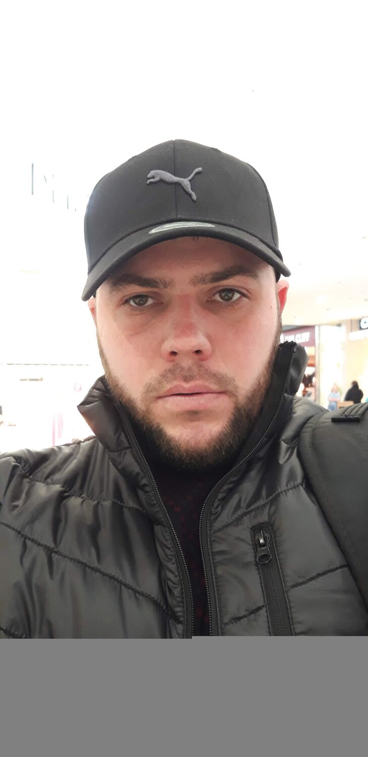  43823304  Leo v z, 37 ,    