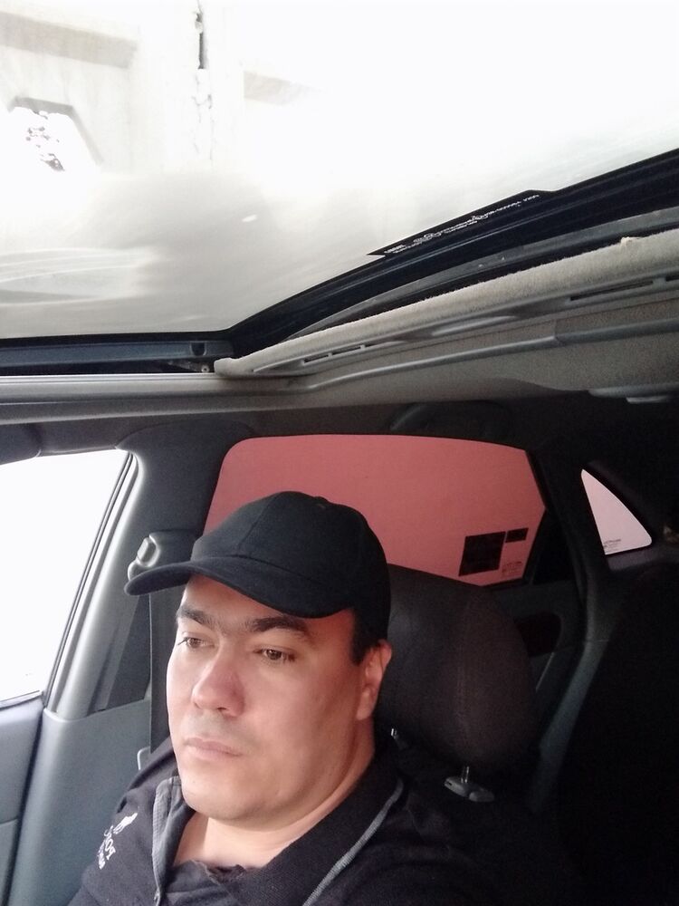  18336594  Bobir, 37 ,    