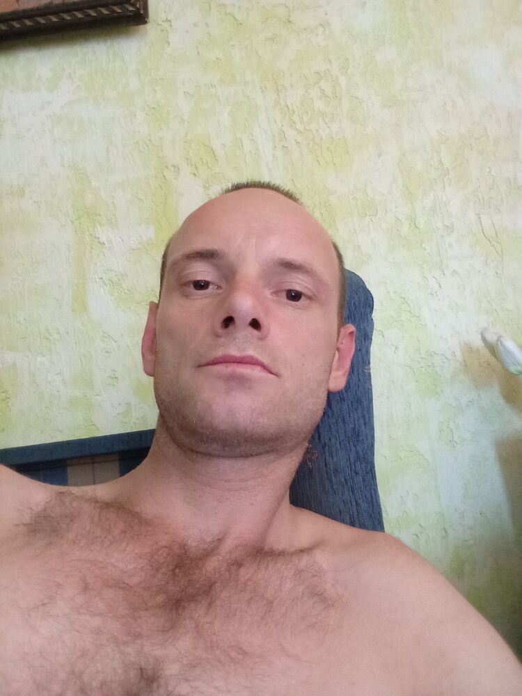  41219354  Nicolai, 39 ,    