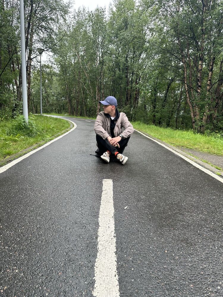  53698104  Vladislav, 24 ,    Hong Kong