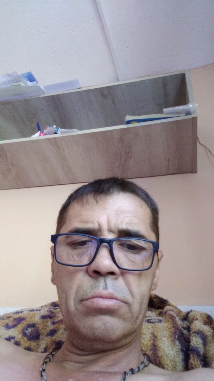  45252794  Kola, 46 ,    