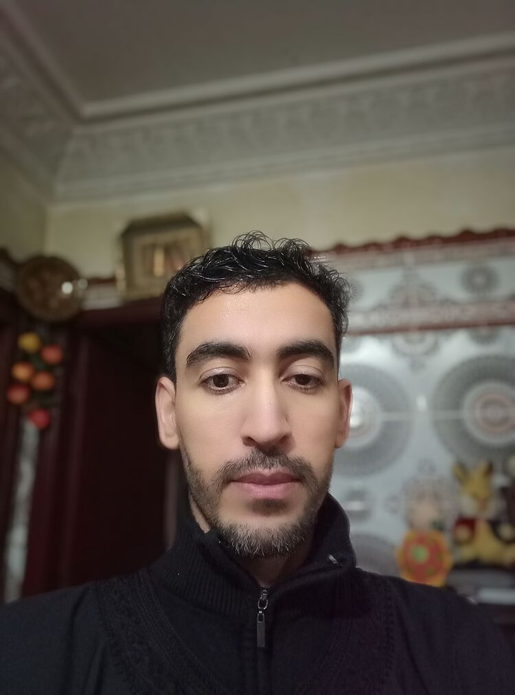  24808764  Abdo, 37 ,    