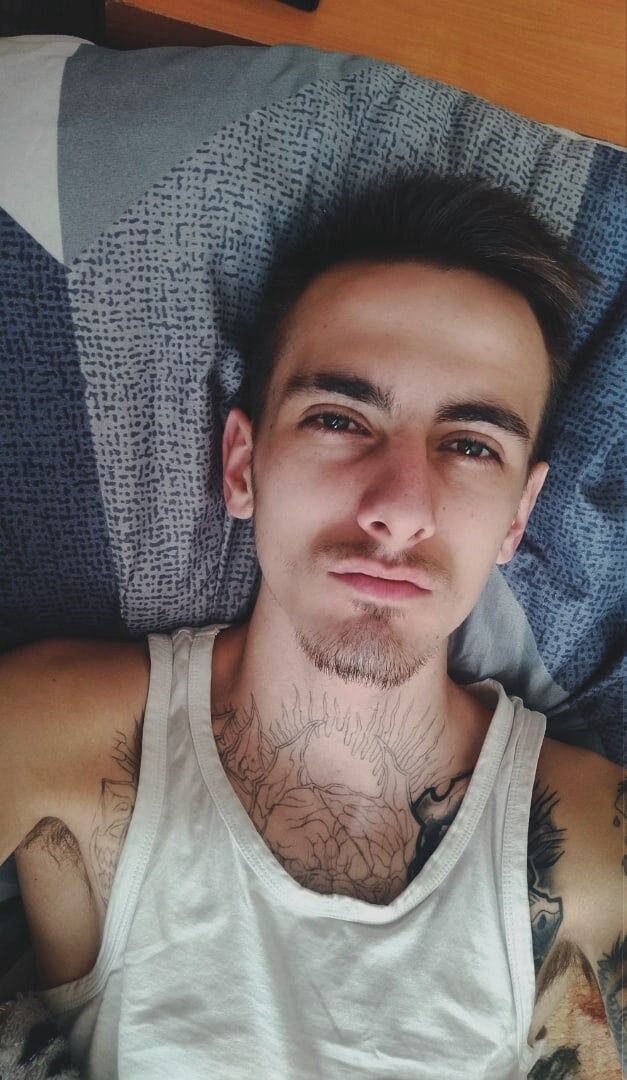  25719754  Alexey, 24 ,     
