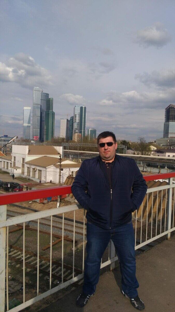  20304474  Ivan, 41 ,    
