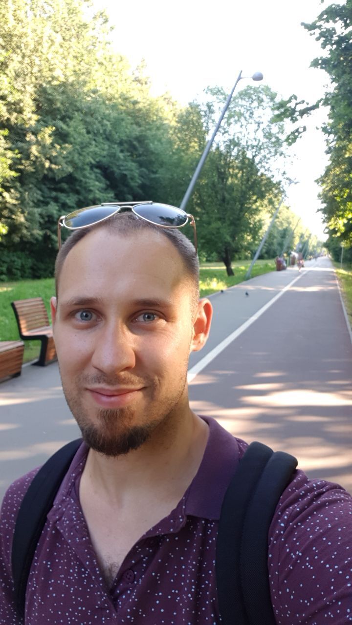  ,   Viktor, 33 ,   ,   