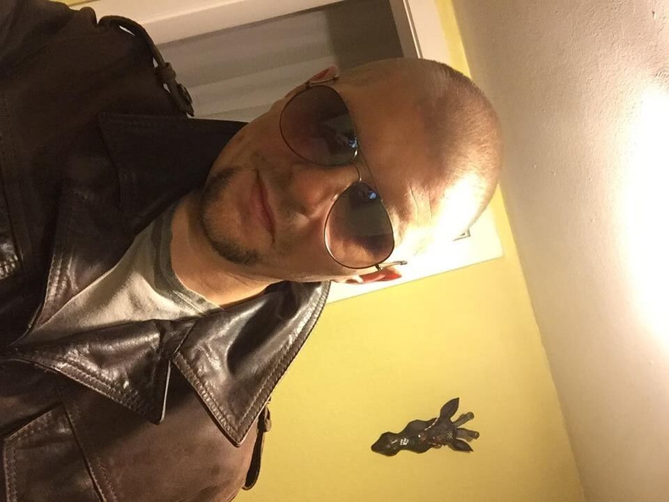  8032314  Victor, 45 ,    Elmshorn