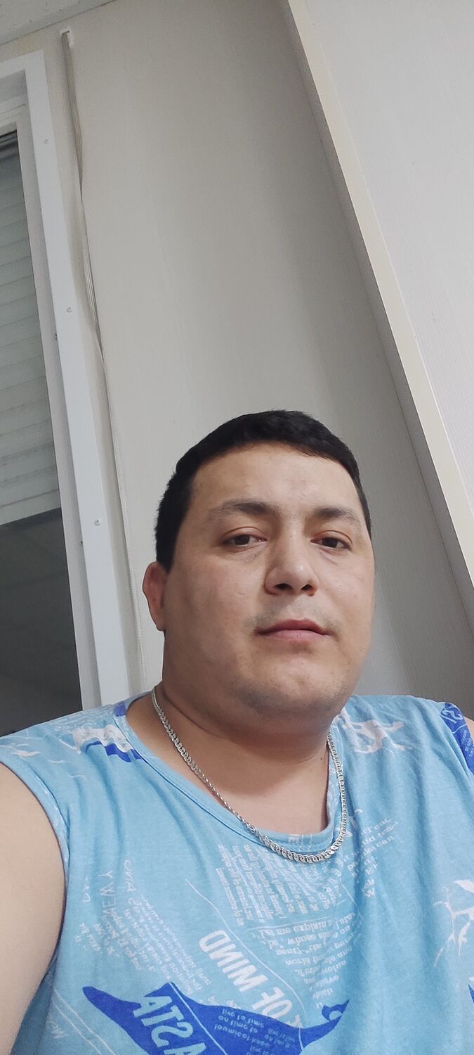  40297854  Muhammad, 32 ,    